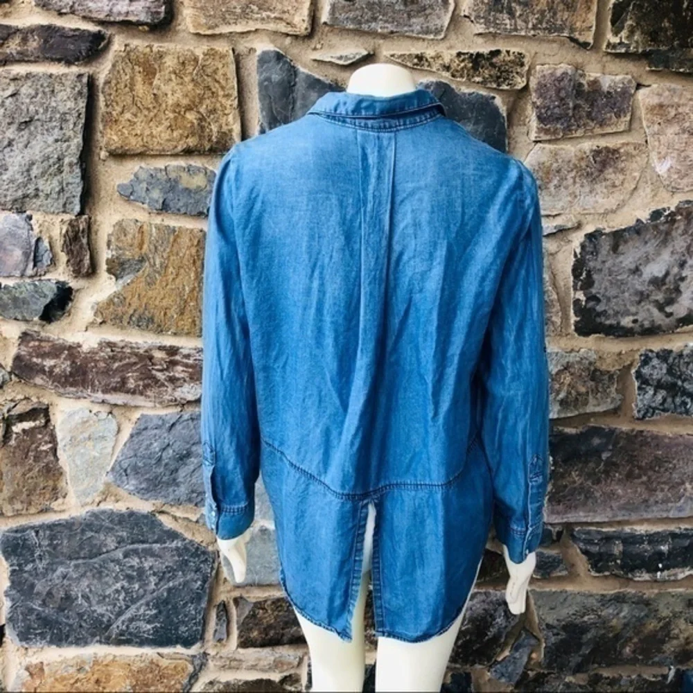 Saks fifth avenue button down denim shirt